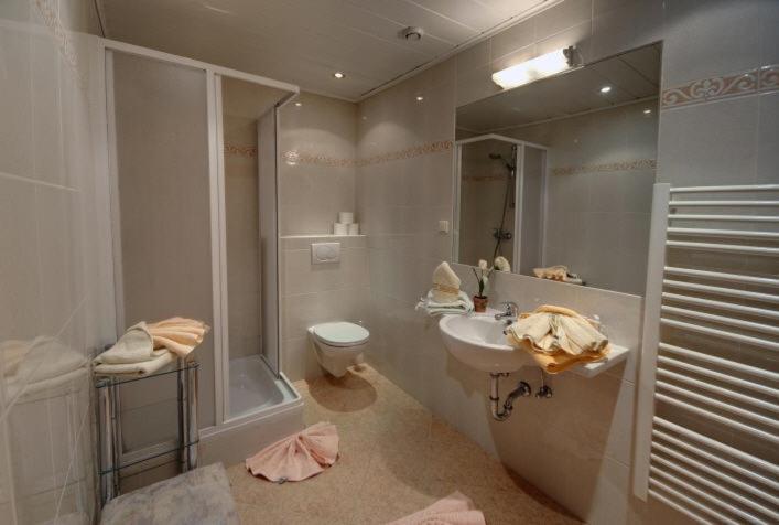 Postwirt Hotel Seeboden Ruang foto