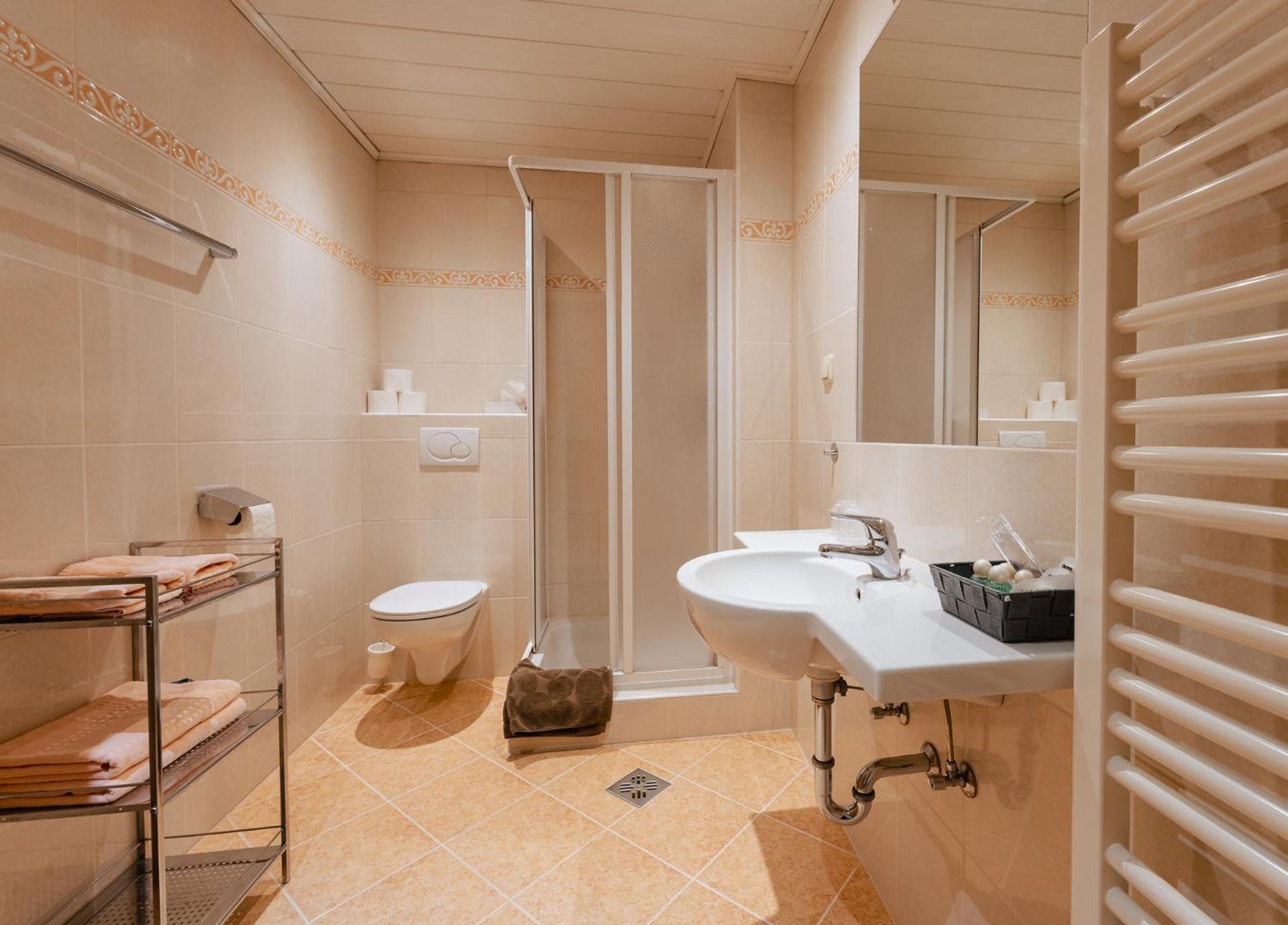 Postwirt Hotel Seeboden Bagian luar foto