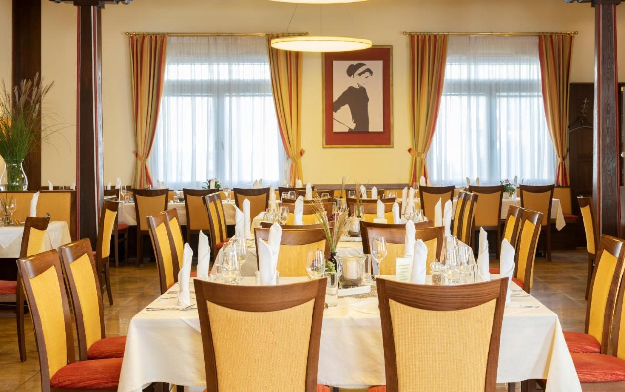 Postwirt Hotel Seeboden Bagian luar foto